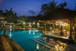 Бассейн в Bali Spirit Hotel and Spa, Ubud или поблизости