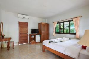TV a/nebo společenská místnost v ubytování Samui Reef View Resort
