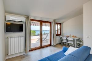 Μια τηλεόραση ή/και κέντρο ψυχαγωγίας στο Cupido