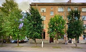Budova, kde se apartmán nachází + 4 fotografie