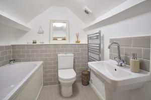 Koupelna v ubytování Host & Stay - Gull's Haven Cottage