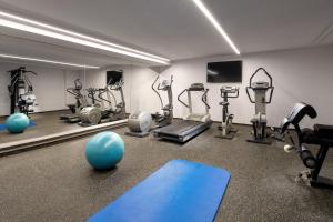 Fitness centrum a/nebo fitness zařízení v ubytování Mamaison Residence Downtown Prague