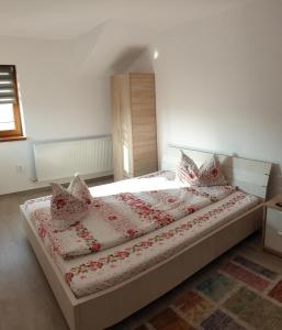 Кровать или кровати в номере Casa Ana Cluj +54 фотографии