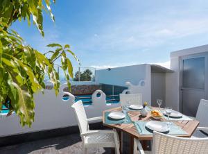 The swimming pool at or close to La casita del naranjo con piscina independiente