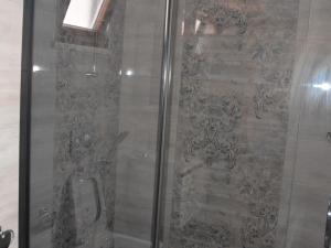 A bathroom at Konak Sari