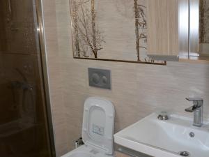 A bathroom at Konak Sari