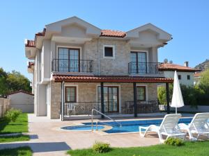 The swimming pool at or close to Konak Sari