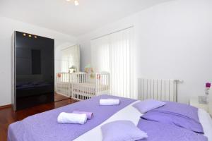 Posteľ alebo postele v izbe v ubytovaní Villa Anteana with view and pool of 60m2