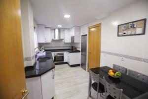 Kuchyňa alebo kuchynka v ubytovaní Apartamento Montes de Oca