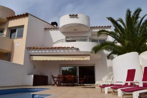 The swimming pool at or close to Casa con amarre y piscina privados ref 306