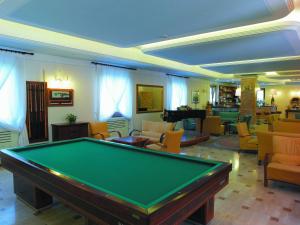 Biliár nebo kulečník v ubytování Hotel Casale