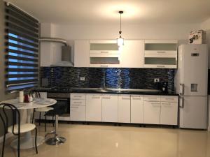 Una cocina o zona de cocina en Apartament Denissia