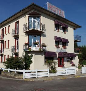 Gallery image of "Contact Hôtel" Le Saint Rémy - Chalon Sud in Saint-Rémy