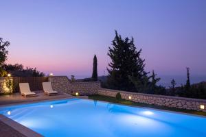 The swimming pool at or close to Drimonari Villas