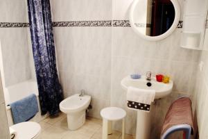 Koupelna v ubytování casa cerca playa con piscina comunitaria ref 252