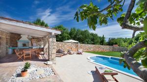 Gallery image of Charming villa Bea with private pool and volleyball in Koromačno