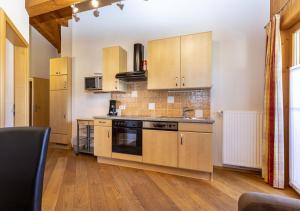 A kitchen or kitchenette at Appartement Oberreiter