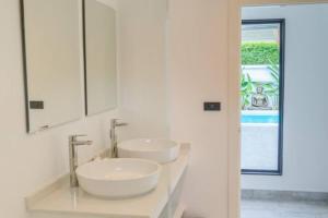 Koupelna v ubytování Villa Mokkaran, 3 Bedrooms, Chaweng Noi