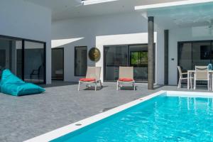 Bazén v ubytování Villa Mokkaran, 3 Bedrooms, Chaweng Noi nebo v jeho okolí