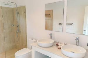 Koupelna v ubytování Villa Mokkaran, 3 Bedrooms, Chaweng Noi