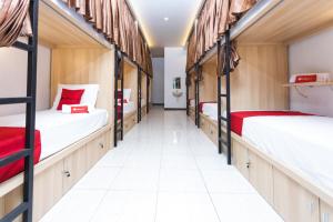 Fotografie z fotogalerie ubytování RedDoorz Hostel @ Malang City Center 2 v destinaci Malang