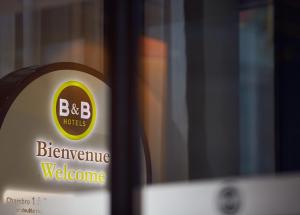 B&B HOTEL Paris Porte des Lilas的证书、奖牌、标识或其他文件