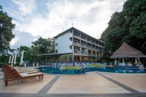 Bazén v ubytování Peach Hill Resort - SHA Extra Plus nebo v jeho okolí