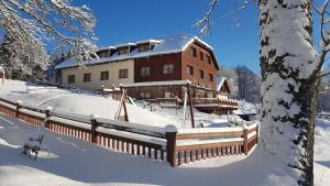 Hotel České Žleby v zimě