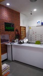Una cocina o zona de cocina en Albergue Internacional de Teruel City Backpackers