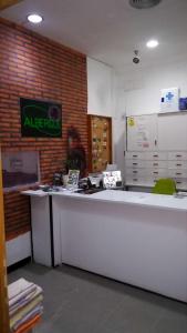 A kitchen or kitchenette at Albergue Internacional de Teruel City Backpackers