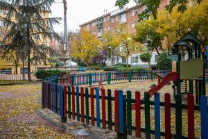 Zona de juegos infantil en Casa Cobo Exclusivo Alojamiento en Madrid
