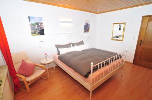 Postel nebo postele na pokoji v ubytování Haus Rheinterrasse