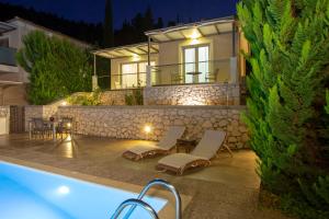 The swimming pool at or close to Drimonari Villas