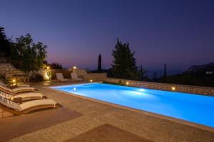 The swimming pool at or close to Drimonari Villas