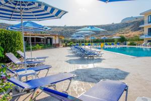 Bazén v ubytování Rafael Hotel-Adults Only nebo v jeho okolí