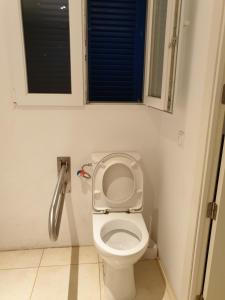 A bathroom at HOSTAL MARACAIBO