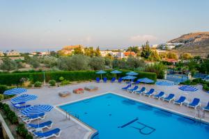 Bazén v ubytování Rafael Hotel-Adults Only nebo v jeho okolí