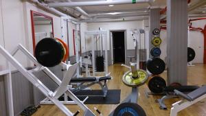 Posilňovňa alebo fitness centrum v ubytovaní Gotlands Idrottscenter Vandrarhem