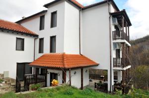 The building in which a vendégházakat is located Még 16 kép