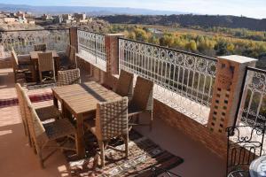 Kasbah Assafar的阳台或露台