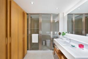 Ванная комната в JANEIRO Hotel