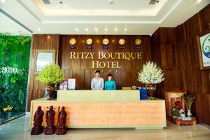 Lobbyn eller receptionsområdet på Ritzy Boutique Hotel Da Nang