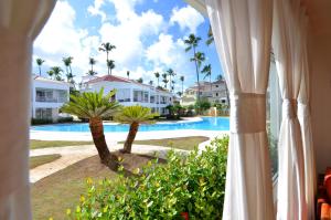 Swimming pool sa o malapit sa La Flor del Caribe Beach & SPA