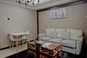 Area tempat duduk di Ring Service Apartment 798 Art Zone