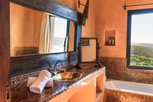 Koupelna v ubytování Kasbah Tabelkoukt