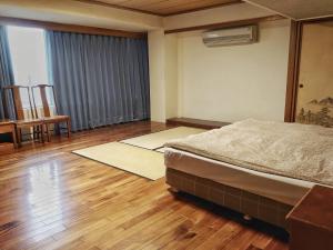 寄居蟹行旅客房内的一张或多张床位
