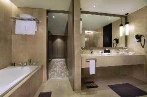 Koupelna v ubytování Aston Priority Simatupang Hotel and Conference Center