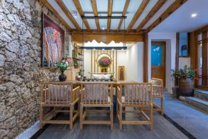 Ruang duduk di 丽江慕云堂观景客栈Lijiang Muyuntang View Hotel