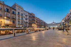 Nespecifikovaný výhled na destinaci Tarragona nebo výhled na město při pohledu z penzionu