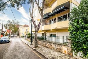 Το κτήριο όπου στεγάζεται  το διαμέρισμα